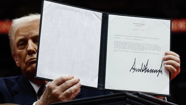 Trump: Uvodim carine EU i Kini